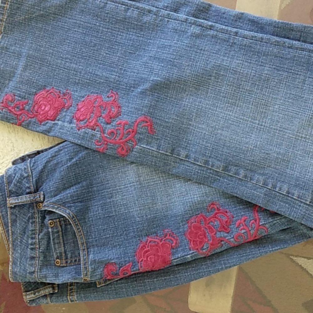 Coldwater Creek embroidered Jeans👖